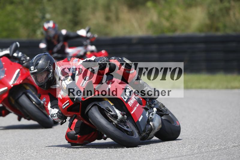/27 12.06.2025 Ducati Schweiz Trackday Warmup  ADR/gelb-jeaune/10
